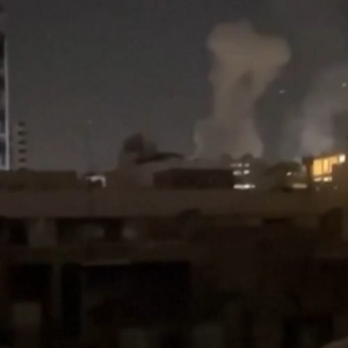 Israel ataca 5ª instalação nuclear do Irã e agência alerta para riscos