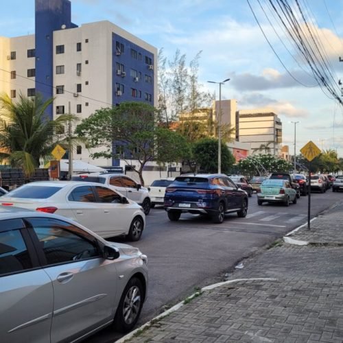 João Pessoa e Cabedelo têm caos no trânsito com congestionamentos na BR-230, Manaíra, Bessa e Intermares