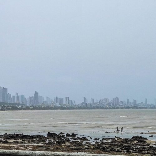 João Pessoa e mais 16 cidades do litoral têm alerta laranja para chuvas e precipitação deve se manter nas próximas horas