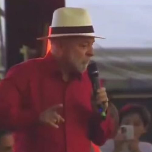 Lula critica preço do gás e revela possibilidade de linha de crédito para entregadores comprarem motos