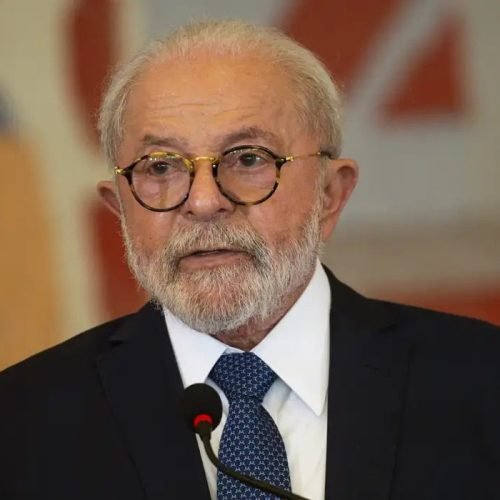 Lula veta projeto que aumenta número de deputados na Câmara