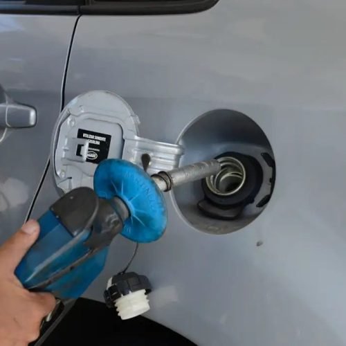 Menor preço da gasolina cai R$ 0,10 nas bombas em relação à semana passada, revela Procon João Pessoa