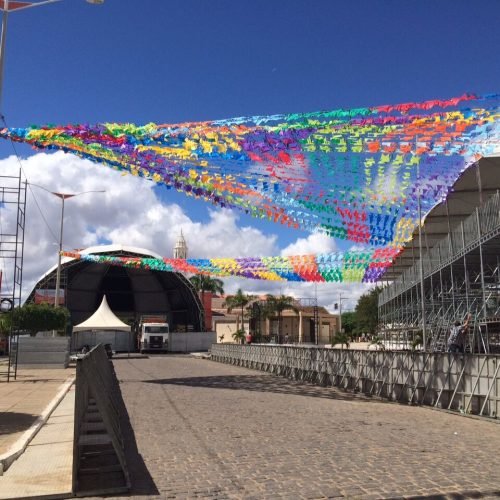Monteiro lança edital para contratar artistas e bandas para festa junina