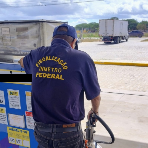 Operação autua sete postos de combustíveis e interdita revenda de gás em Campina Grande