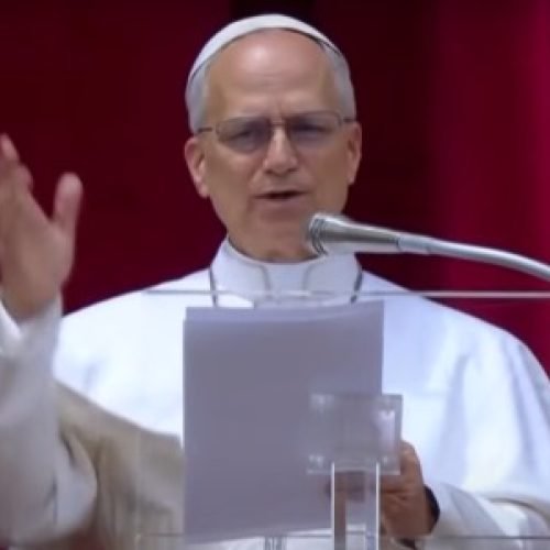 Papa Leão XIV pede paz na Ucrânia e Gaza durante oração no Vaticano: “Nunca mais a guerra”