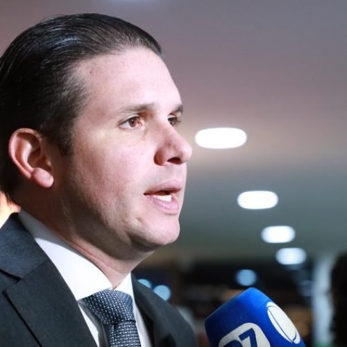 Paraibano Hugo Motta defende derrubada de alta do IOF e diz que não traiu Planalto