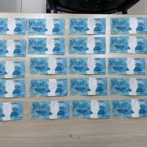 Polícia Federal prende duas pessoas por receberem encomendas com cédulas falsas em Campina Grande