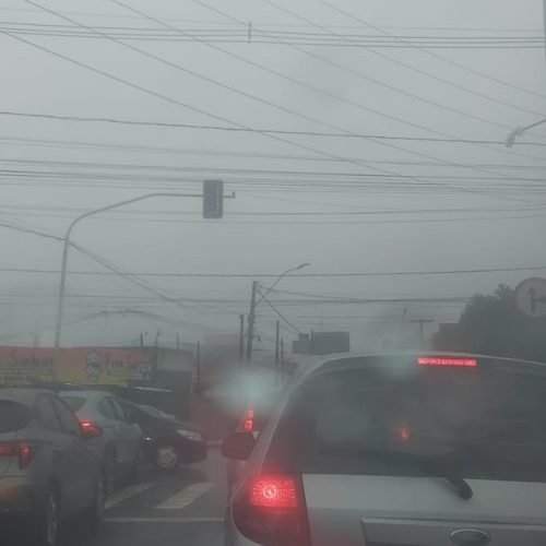 Semáforos apresentam problemas durante manhã de chuvas em Jaguaribe