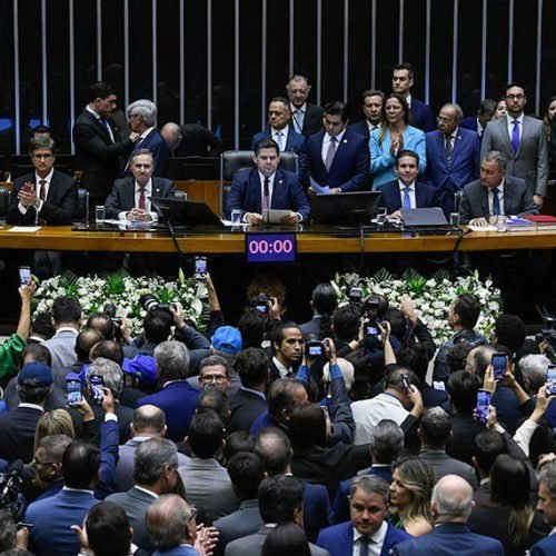 Senado pode votar hoje projeto que amplia número de deputados federais