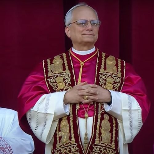União entre homem e mulher é fundação da família, diz papa Leão XIV