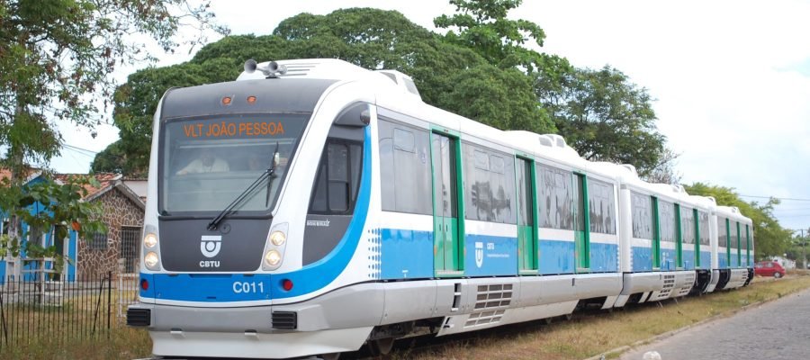 VLT de Campina Grande deve começar a operar em 2026, prevê ministro dos Transportes
