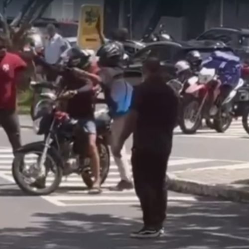 assaltante dispara tiro em rua movimentada após roubo perto da orla de João Pessoa