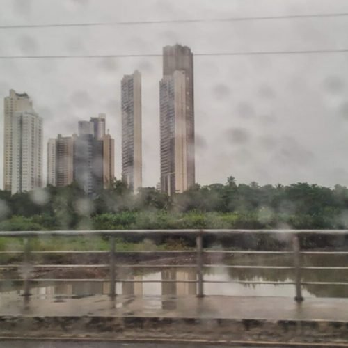 chuvas voltam a causar alagamentos e caos no trânsito no fim da tarde desta sexta-feira, em João Pessoa