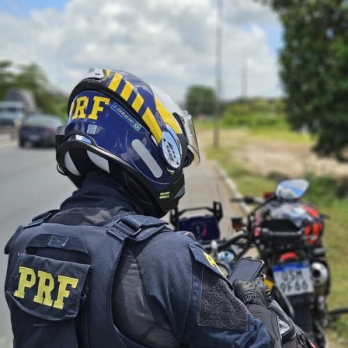 motorista perde controle de carro e sofre acidente na BR-101 em Santa Rita