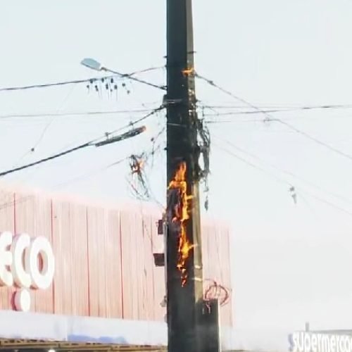poste pega fogo em uma das principais avenidas de Santa Rita