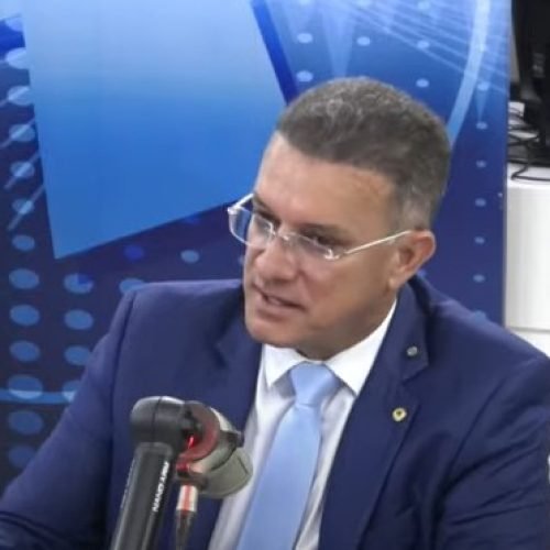 tem muito cacique para pouco índio